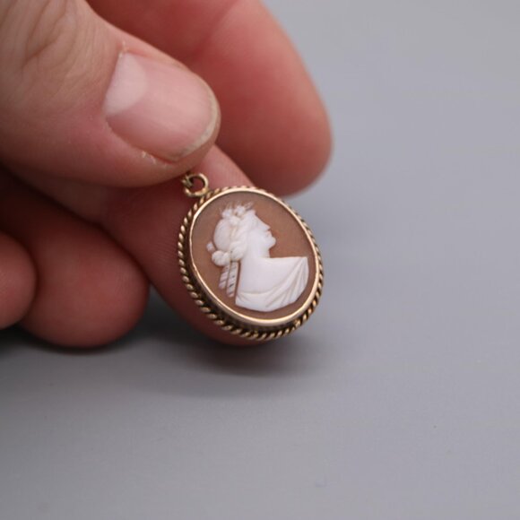 Art Deco Gold Filled Shell Cameo Pendant or Brooch - Picture 7 of 8